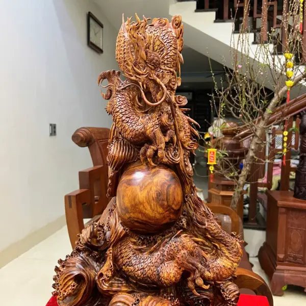 Tượng Gỗ Nhất Long Gỗ Sưa Bắc Hàng Kỹ Vân Tím Lịm
